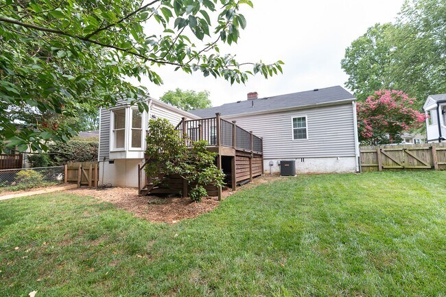 Building Photo - Lovely, Updated 3-Bedroom, 1-Bath Home in Greensboro w/ Fenced Yard