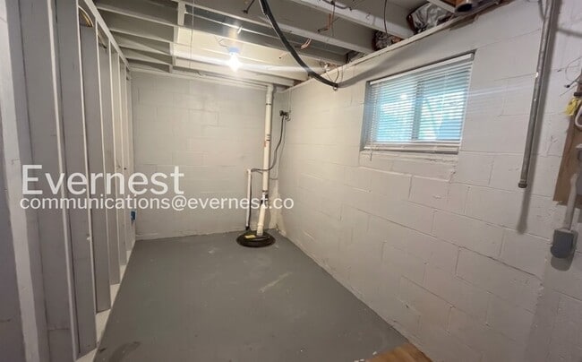 Building Photo - 5042 Bentler Dr