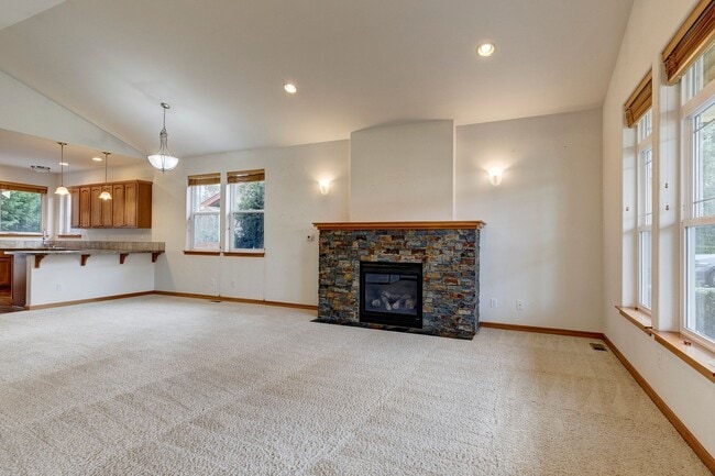 Building Photo - 3-bedroom, 2-bathroom single-level home