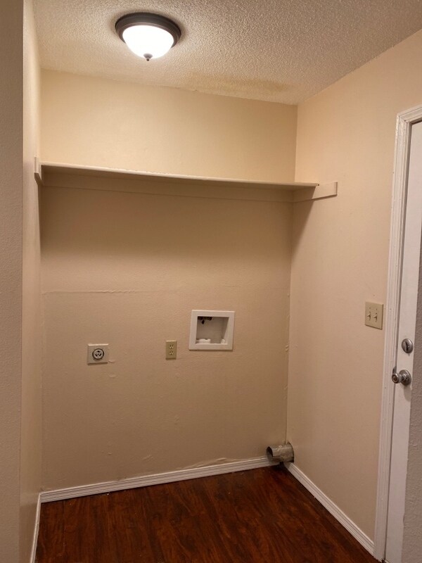 Building Photo - 571 Winnie Way