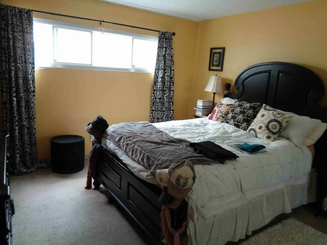 Second floor same bedroom with furnished - 3512 Pacific Ave