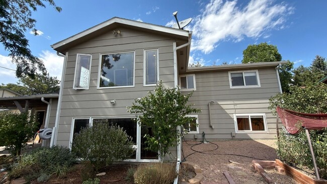 Building Photo - 1202 Paloverde Dr