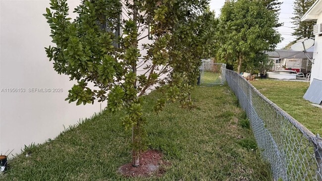 Building Photo - 915 NW 104th St