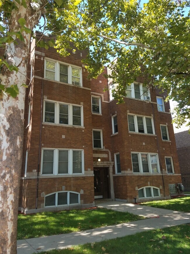 Primary Photo - 5104 W 18th St
