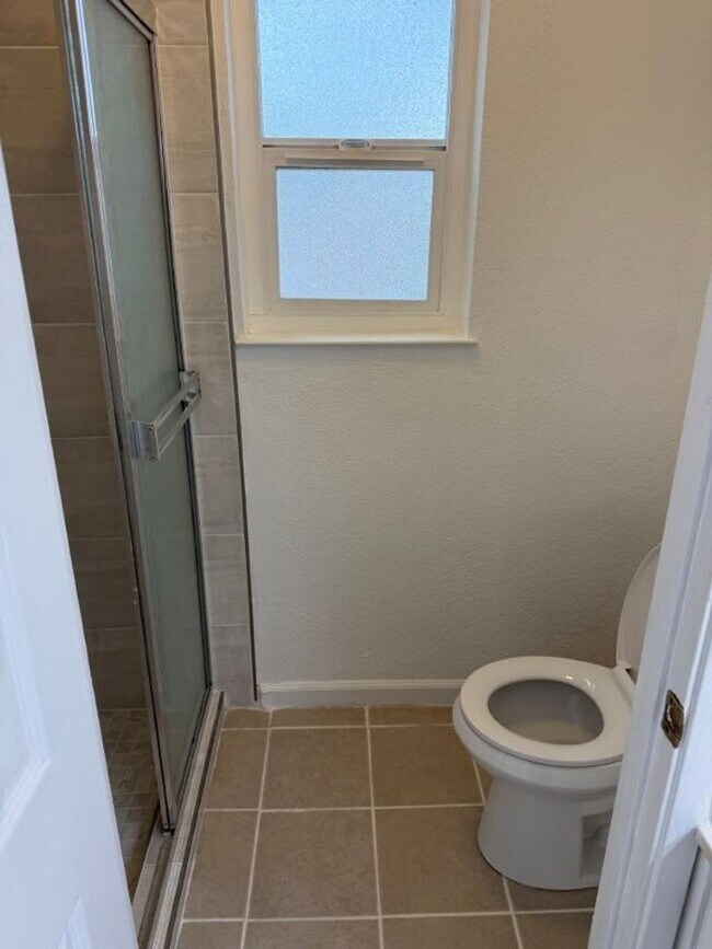 Building Photo - Updated 3 Bedroom 2.5 Bath 2 Story Condo Fairfield *Star Rentals