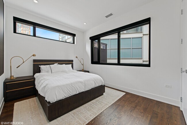 Building Photo - 668 N Kingsbury St