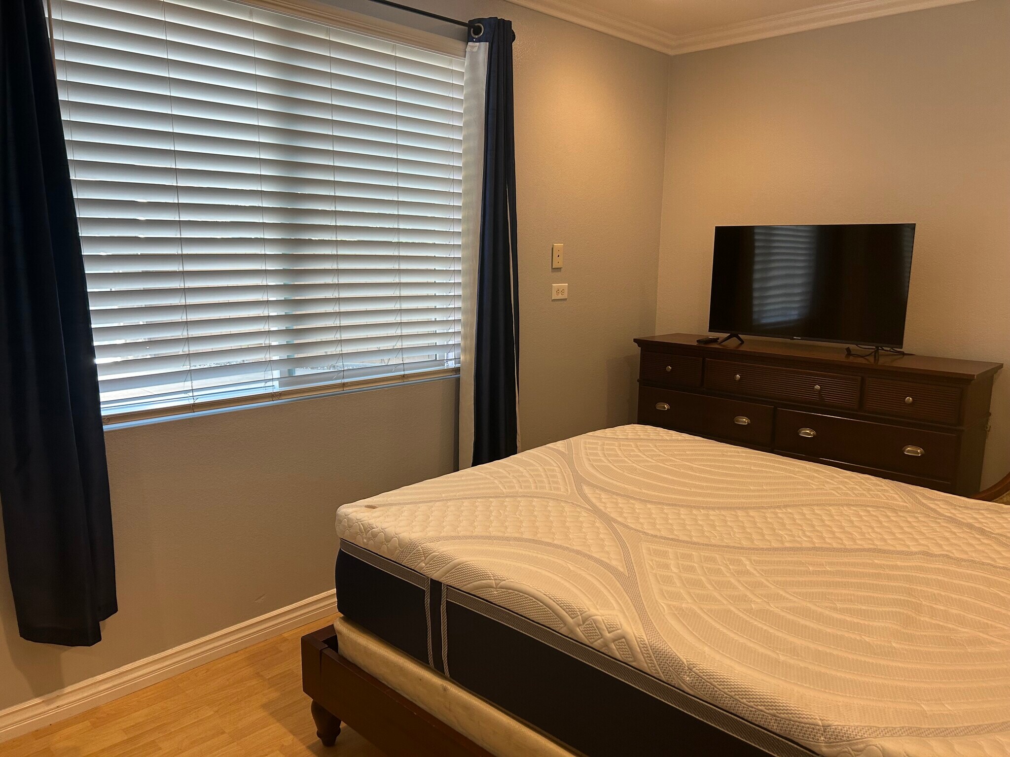 Building Photo - 521 Island Breeze Ln