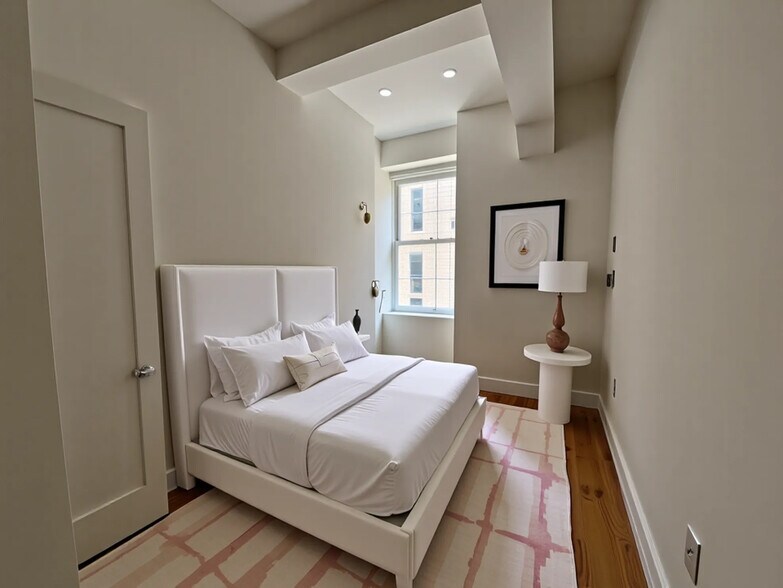 Building Photo - 20 John St