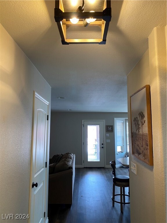 Building Photo - 1005 E McKnight Ave