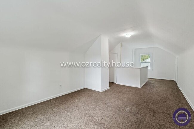 Building Photo - 2126 Marlow Rd