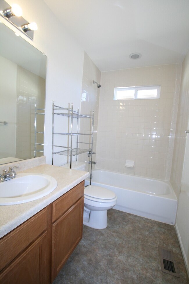 Building Photo - Beautiful 4 bedroom home available in Peyton!