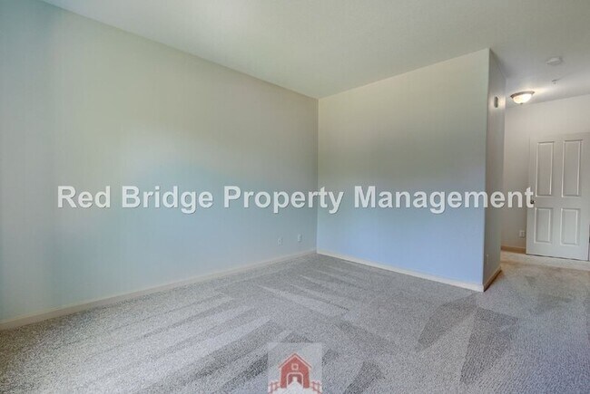 Building Photo - 10834 NE Holly St