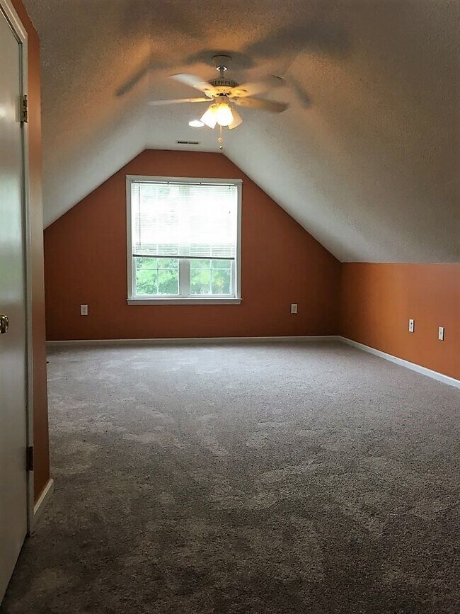 Building Photo - HIGHGROVE ESTATES