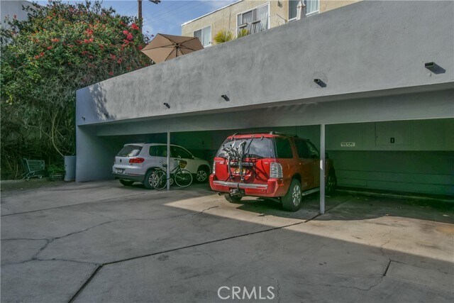 Building Photo - 11921 Goshen Ave