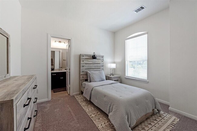 Building Photo - 343 E Coralburst Lp