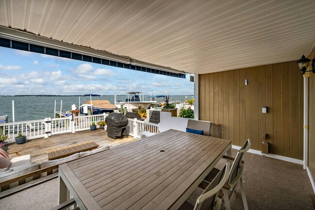 Building Photo - 617 Bayshore Dr