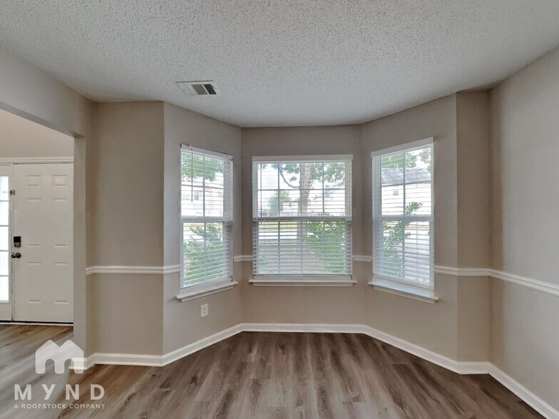 Building Photo - 11640 Registry Blvd