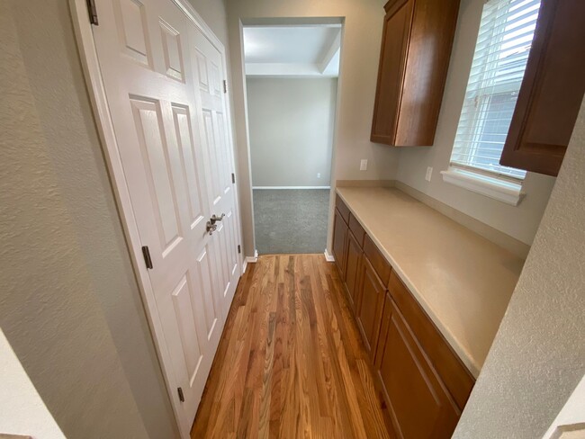 Building Photo - Spacious Home in Horizon Estates