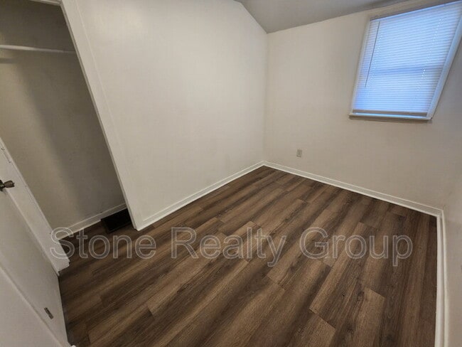 Building Photo - 28 S 13th 1/2 St