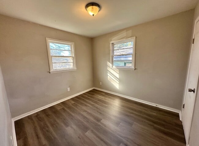 Building Photo - 3417 4th St W