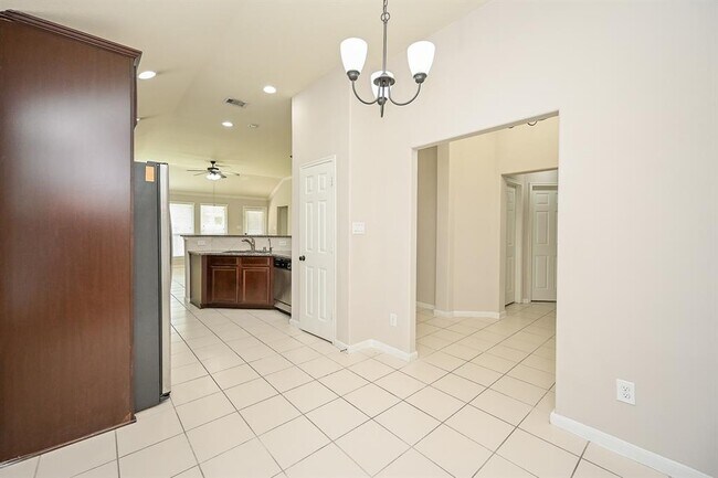 Building Photo - 18707 Majestic Vista Ln