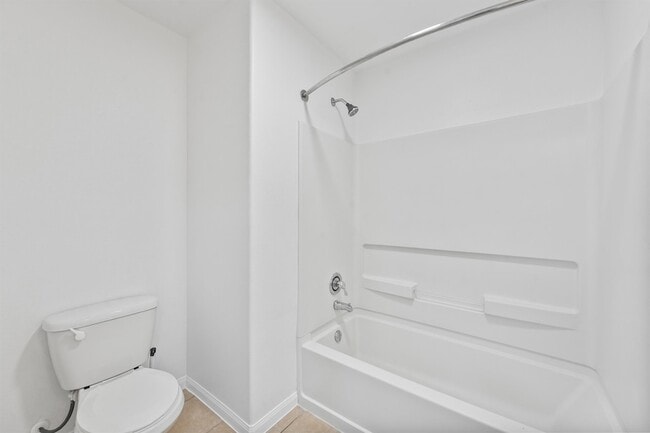 Building Photo - 7010 Dahlia Rd