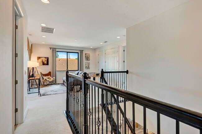 Building Photo - 1094 Bradberry Dr