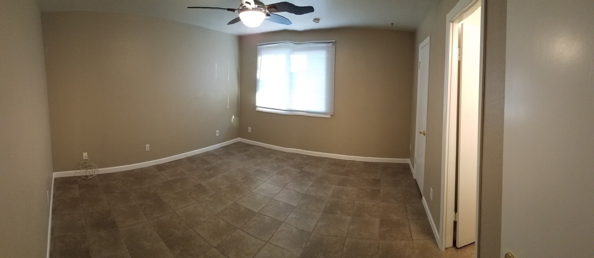 Building Photo - 2519 E Pebble Beach Dr