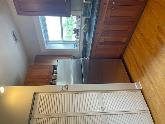 Building Photo - 2537 Prairie Ave