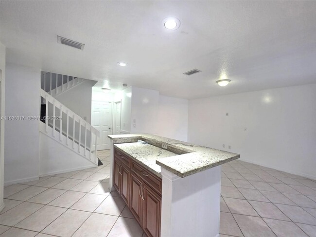 Building Photo - 640 Rock Hill Ave