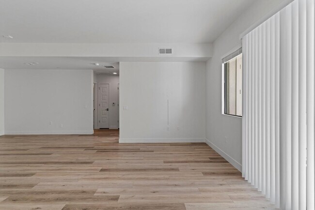 Building Photo - 7300 E Earll Dr