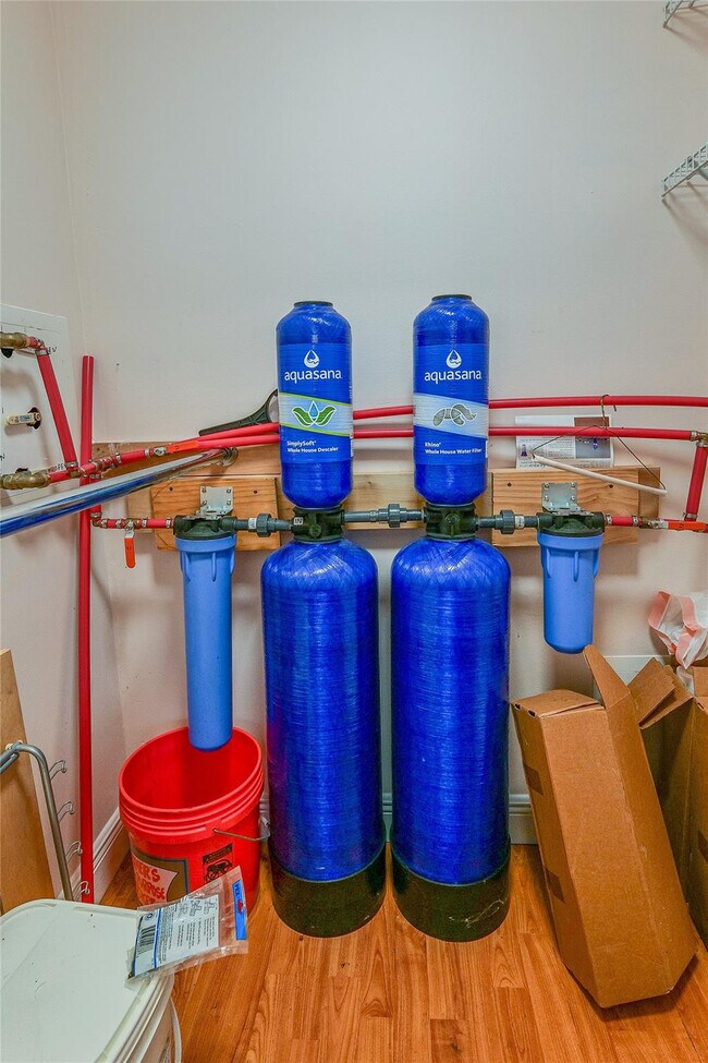 Building Photo - 3940 Inverrary Blvd