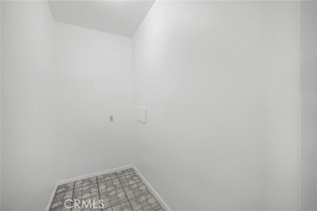 Building Photo - 121 Sinclair Ave