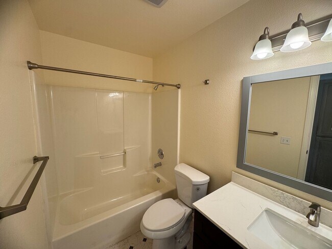 Building Photo - Beautifully Remodeled 3-Bedroom, 2-Bathroom home waiting for you !
