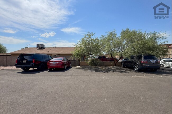 Building Photo - 641 N 30th St