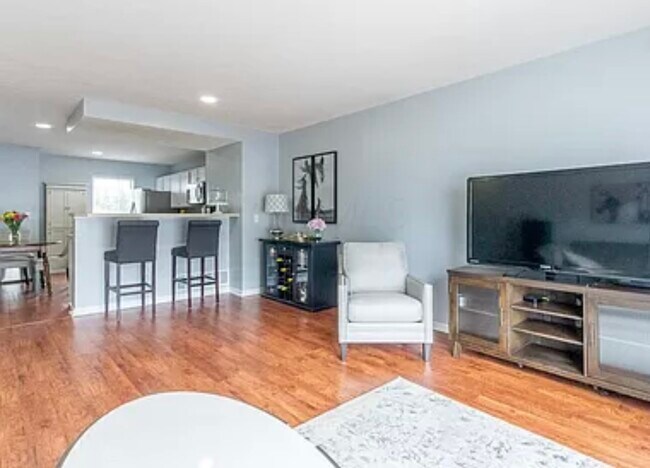 Building Photo - 5587 Bow Falls Blvd