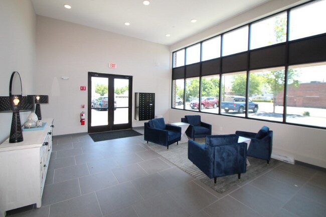 Building Photo - 629 Washington St