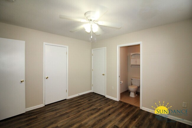 Building Photo - Great 3 Bedroom Home Near Hurlburt Field!
