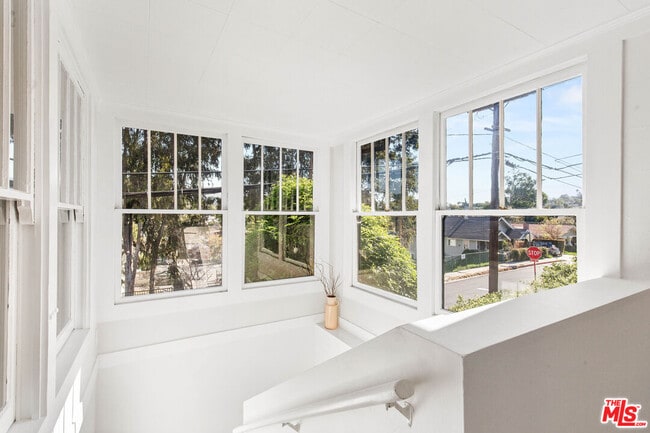 Building Photo - 4849 San Rafael Ave