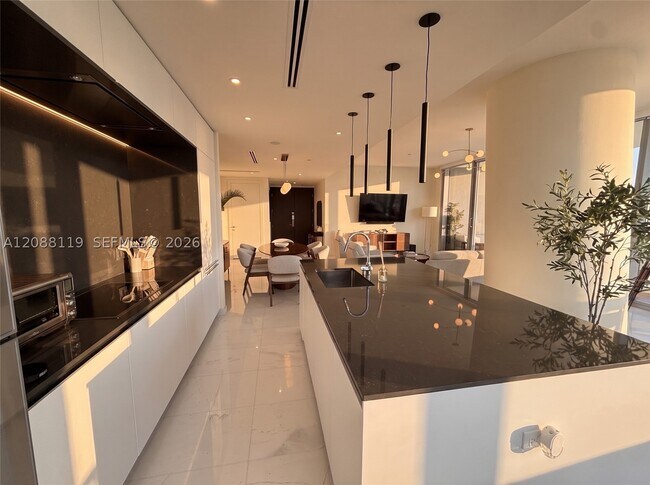 Building Photo - 300 Biscayne Blvd
