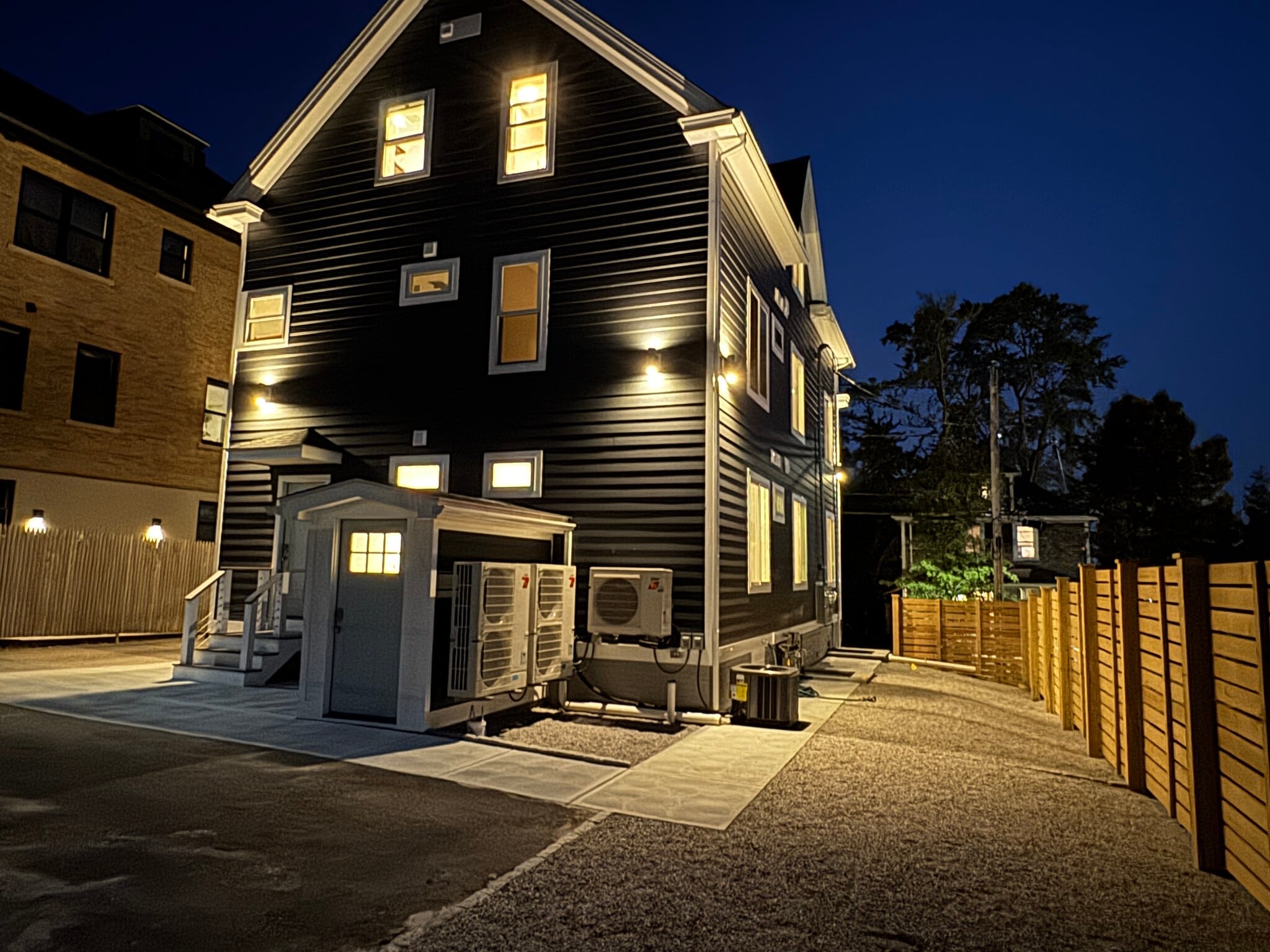 Building Photo - 14 Hillside Ave