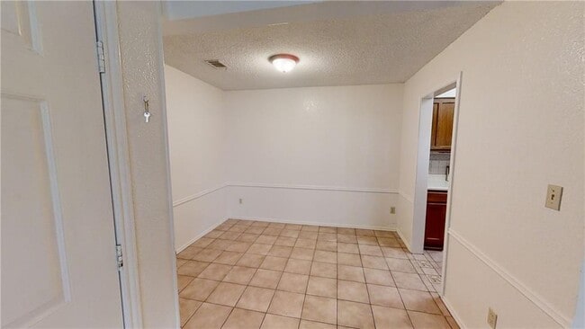 Building Photo - 1202 Thorpe Ln