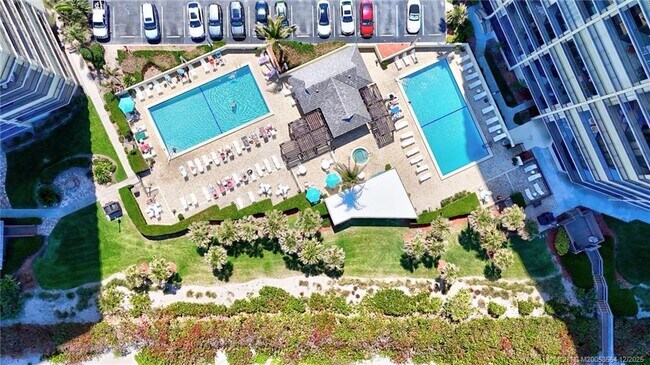 Building Photo - 9500 S Ocean Dr