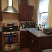 Building Photo - 1906 Sarah St