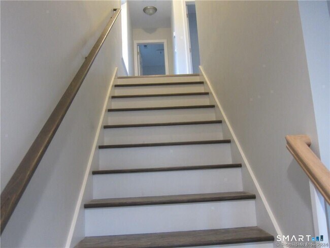 Building Photo - 574 Chopsey Hill Rd