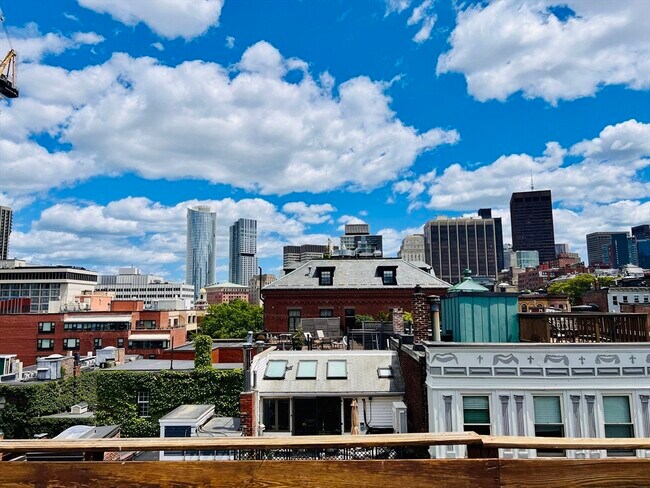 Building Photo - 59 Phillips St