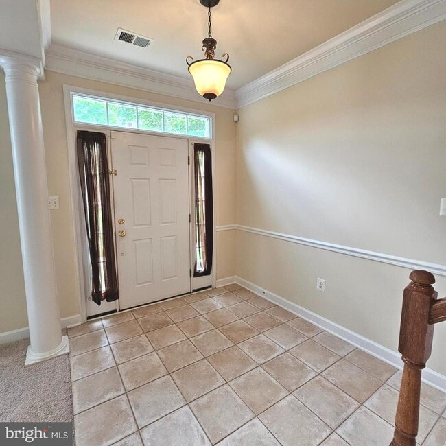 Building Photo - 725 Chevington Ct