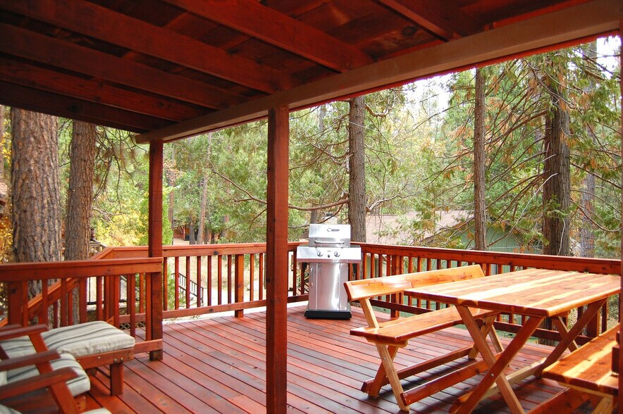 Building Photo - 8037 Woodpecker Way