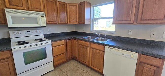 Building Photo - 139 Juniper Loop