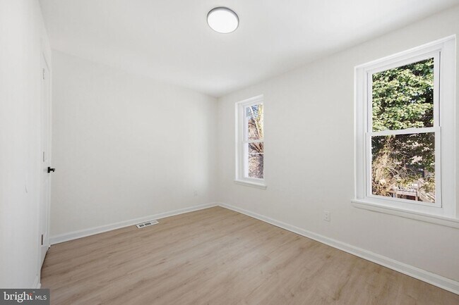 Building Photo - 2636 Lauretta Ave